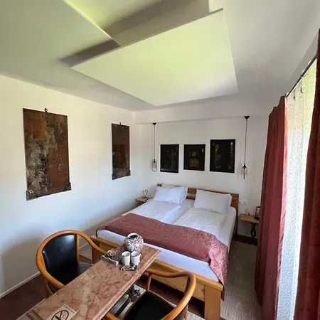 Prenociste-sobe-rooms-aman 3*