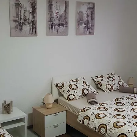 Prenociste-sobe-rooms-aman 3*